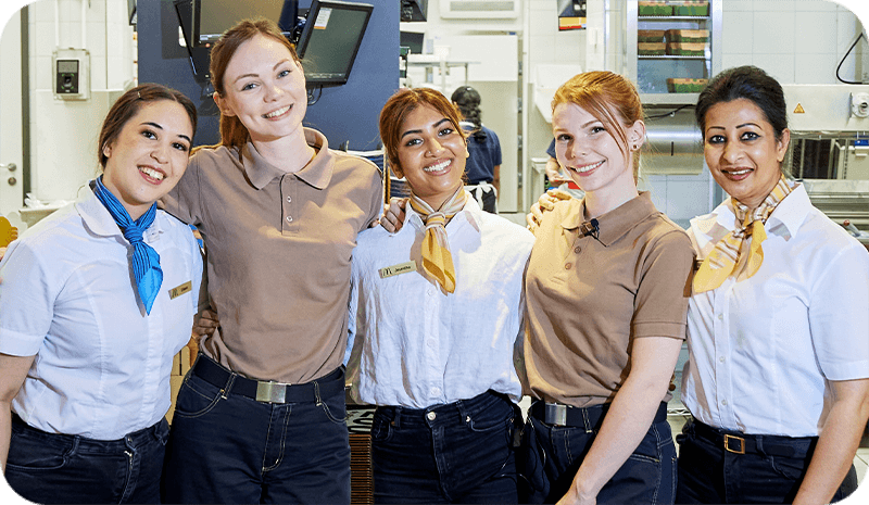 employées apprenties chez McDonald's